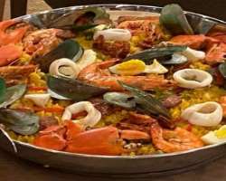 Julia Montes eating non vegetarian food